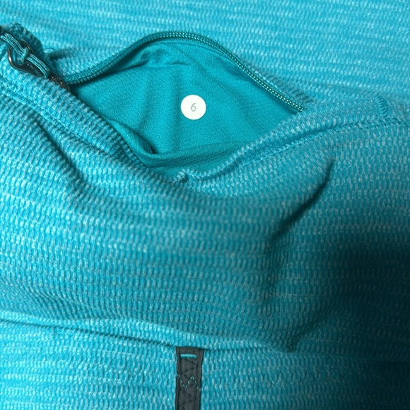 Lululemon Base Runner 1/2 Zip
Mini Check Pique Surge Heathered Surge / Surge - Picture 9 of 9